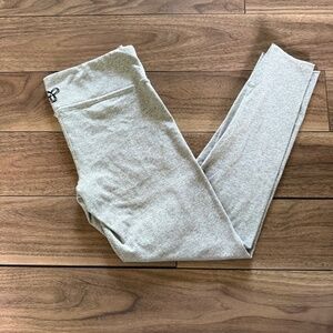TNA | Size M | Grey Capri Leggings